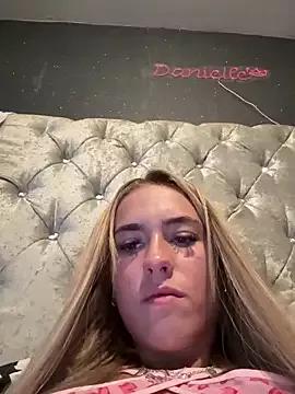 ShortySweet from StripChat is Freechat