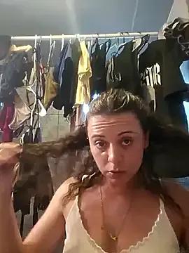 ShysluutGia from StripChat