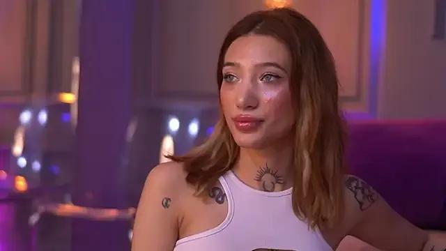 Explore our live girls sluts from our Custom and Multi clubs and checkout exclusive access to highly interactive content, such as shape, hair, titties, pussy type and many more.