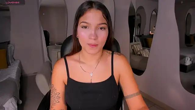 Explore our live girls sluts from our Custom and Multi clubs and checkout exclusive access to highly interactive content, such as shape, hair, titties, pussy type and many more.