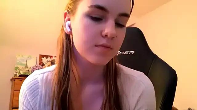 SiIver_Dawn from StripChat