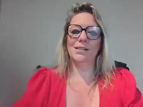 Silkesquirt from StripChat is Freechat