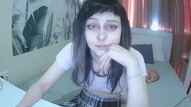 SineKiraReal webcams show profile image 