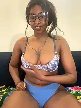 SinfulMirage from StripChat is Freechat