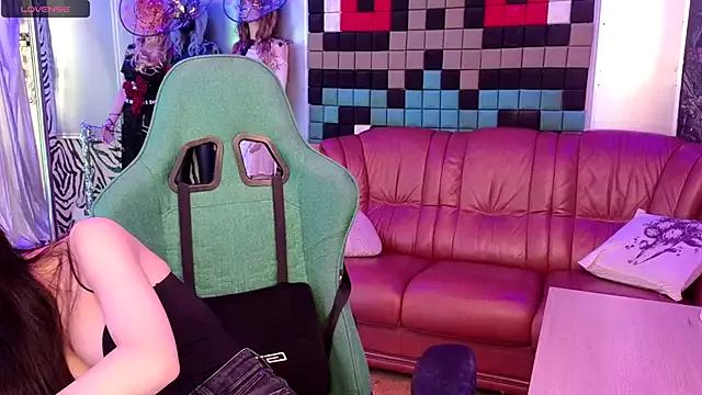 Explore our live girls sluts from our Custom and Multi clubs and checkout exclusive access to highly interactive content, such as shape, hair, titties, pussy type and many more.