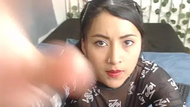 SirenaSquirt from StripChat is Freechat