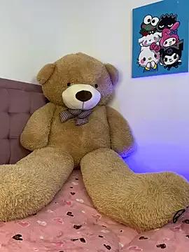 Explore our live girls sluts from our Custom and Multi clubs and checkout exclusive access to highly interactive content, such as shape, hair, titties, pussy type and many more.