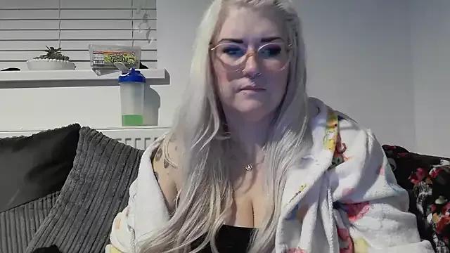 Sizzling_Indie36 from StripChat