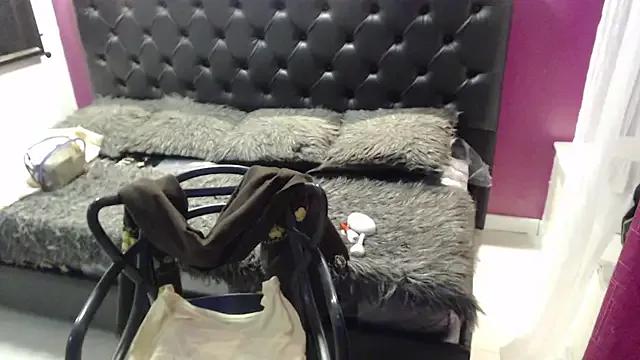 Explore our live girls sluts from our Custom and Multi clubs and checkout exclusive access to highly interactive content, such as shape, hair, titties, pussy type and many more.