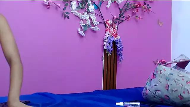 skinnysofia18 from StripChat is Freechat