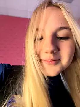 Sky_Cutie from StripChat is Freechat