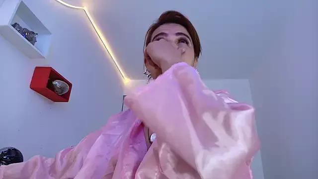 Explore our live girls sluts from our Custom and Multi clubs and checkout exclusive access to highly interactive content, such as shape, hair, titties, pussy type and many more.