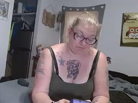 Explore our live girls sluts from our Custom and Multi clubs and checkout exclusive access to highly interactive content, such as shape, hair, titties, pussy type and many more.