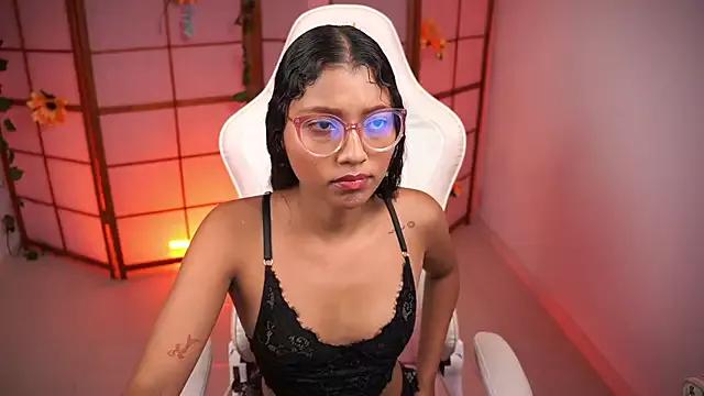 Explore our live girls sluts from our Custom and Multi clubs and checkout exclusive access to highly interactive content, such as shape, hair, titties, pussy type and many more.