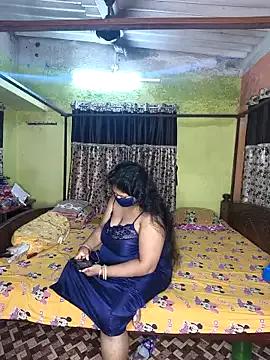 Smile-quien from StripChat is Freechat