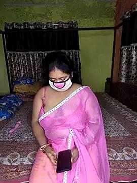 Smile-quien from StripChat is Freechat