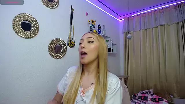 Soffy-brooks from StripChat