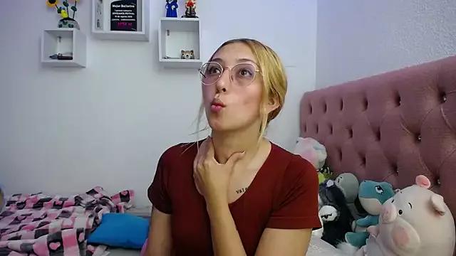 Explore our live girls sluts from our Custom and Multi clubs and checkout exclusive access to highly interactive content, such as shape, hair, titties, pussy type and many more.