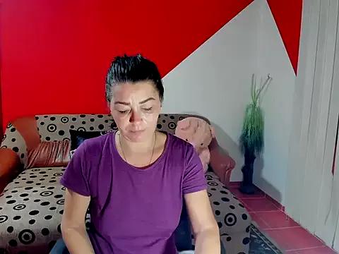 Explore our live girls sluts from our Custom and Multi clubs and checkout exclusive access to highly interactive content, such as shape, hair, titties, pussy type and many more.