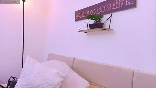 Explore our live girls sluts from our Custom and Multi clubs and checkout exclusive access to highly interactive content, such as shape, hair, titties, pussy type and many more.