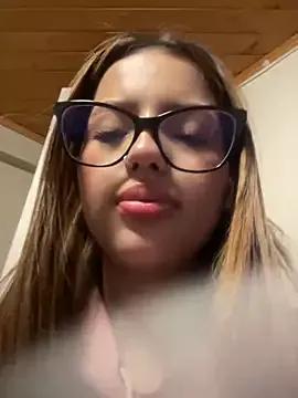 Sofia18_pinkk from StripChat is Freechat