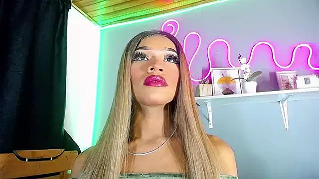 Explore our live girls sluts from our Custom and Multi clubs and checkout exclusive access to highly interactive content, such as shape, hair, titties, pussy type and many more.
