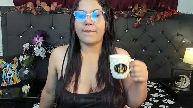 Explore our live girls sluts from our Custom and Multi clubs and checkout exclusive access to highly interactive content, such as shape, hair, titties, pussy type and many more.