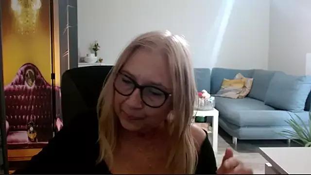 Explore our live girls sluts from our Custom and Multi clubs and checkout exclusive access to highly interactive content, such as shape, hair, titties, pussy type and many more.