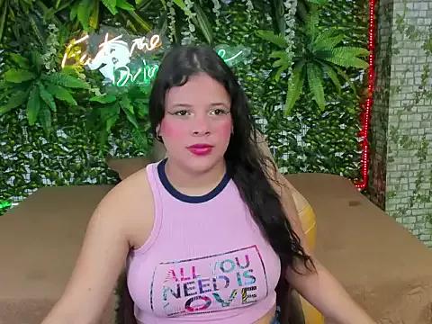 Explore our live girls sluts from our Custom and Multi clubs and checkout exclusive access to highly interactive content, such as shape, hair, titties, pussy type and many more.