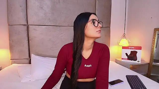 Explore our live girls sluts from our Custom and Multi clubs and checkout exclusive access to highly interactive content, such as shape, hair, titties, pussy type and many more.
