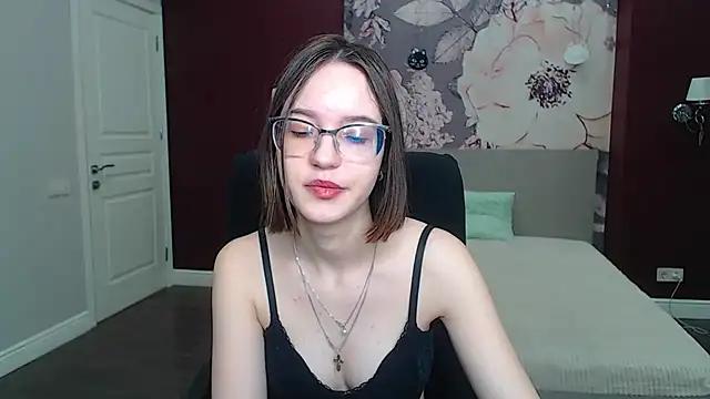 Explore our live girls sluts from our Custom and Multi clubs and checkout exclusive access to highly interactive content, such as shape, hair, titties, pussy type and many more.