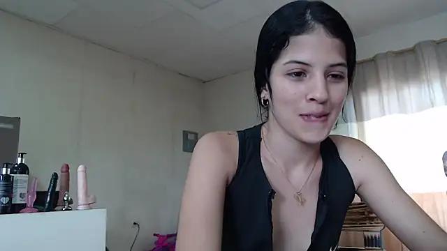 Explore our live girls sluts from our Custom and Multi clubs and checkout exclusive access to highly interactive content, such as shape, hair, titties, pussy type and many more.