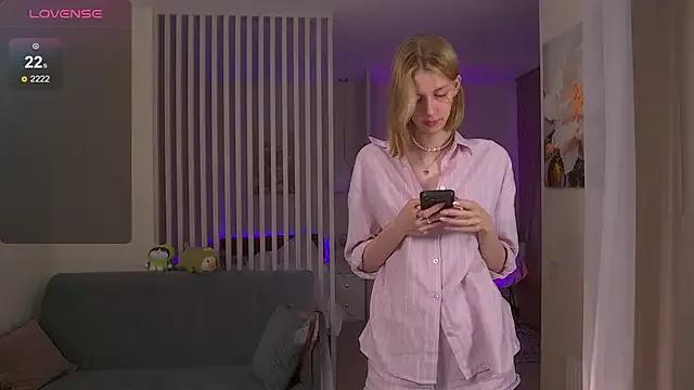 sofiapurex from StripChat is Freechat