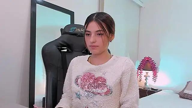 Explore our live girls sluts from our Custom and Multi clubs and checkout exclusive access to highly interactive content, such as shape, hair, titties, pussy type and many more.
