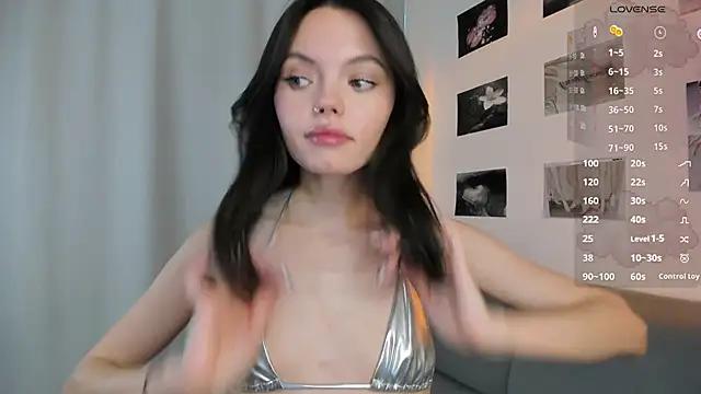Explore our live girls sluts from our Custom and Multi clubs and checkout exclusive access to highly interactive content, such as shape, hair, titties, pussy type and many more.