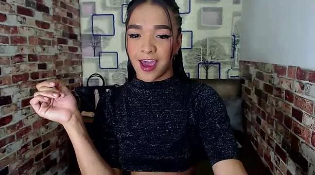 Explore our live girls sluts from our Custom and Multi clubs and checkout exclusive access to highly interactive content, such as shape, hair, titties, pussy type and many more.