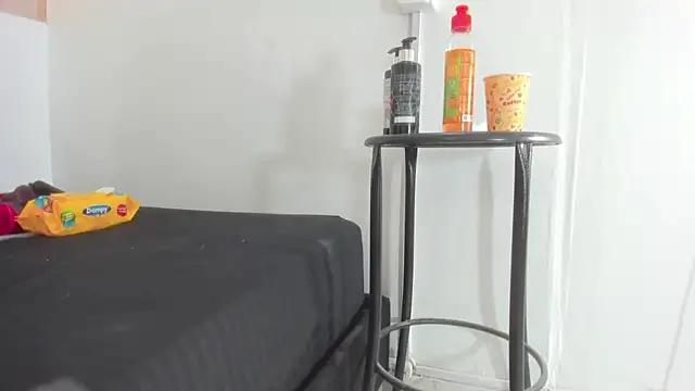 Explore our live girls sluts from our Custom and Multi clubs and checkout exclusive access to highly interactive content, such as shape, hair, titties, pussy type and many more.
