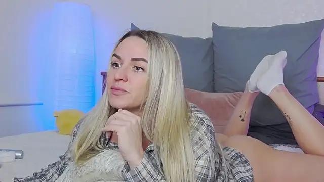 Explore our live girls sluts from our Custom and Multi clubs and checkout exclusive access to highly interactive content, such as shape, hair, titties, pussy type and many more.