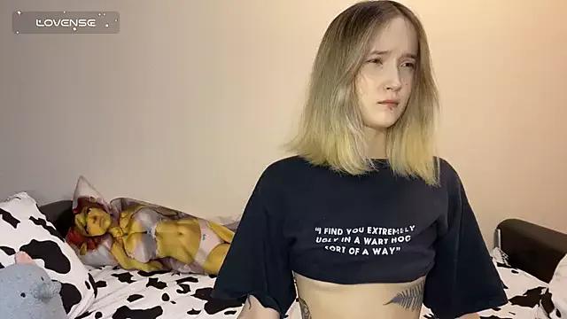 SoftcoreAlly from StripChat is Freechat