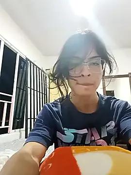 SoftieUwU from StripChat is Freechat