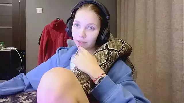 Softixq from StripChat is Freechat