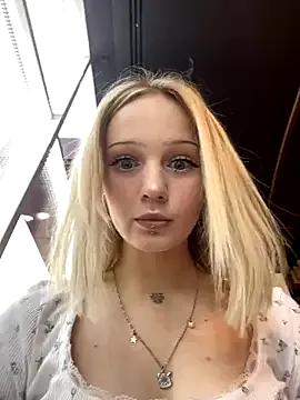 Softlyblessed webcams show profile image 
