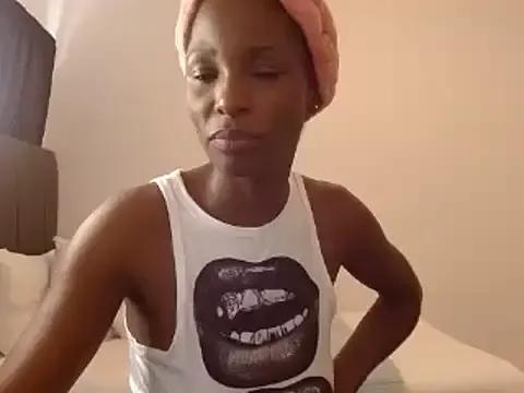 SoftRosee on StripChat