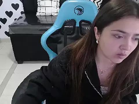 Explore our live girls sluts from our Custom and Multi clubs and checkout exclusive access to highly interactive content, such as shape, hair, titties, pussy type and many more.