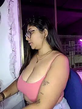Explore our live girls sluts from our Custom and Multi clubs and checkout exclusive access to highly interactive content, such as shape, hair, titties, pussy type and many more.