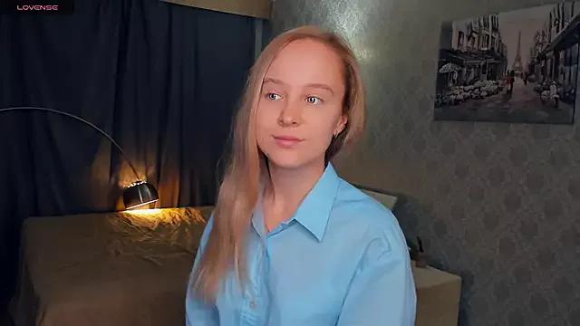 SoonMoor from StripChat is Freechat