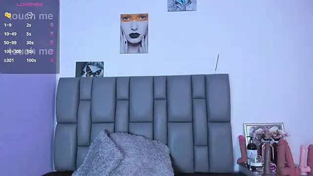 Explore our live girls sluts from our Custom and Multi clubs and checkout exclusive access to highly interactive content, such as shape, hair, titties, pussy type and many more.