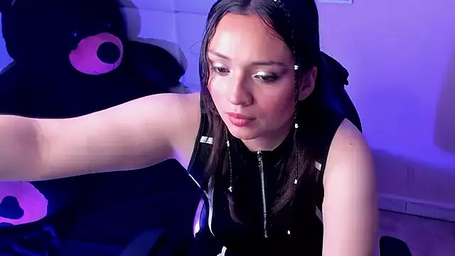 Explore our live girls sluts from our Custom and Multi clubs and checkout exclusive access to highly interactive content, such as shape, hair, titties, pussy type and many more.