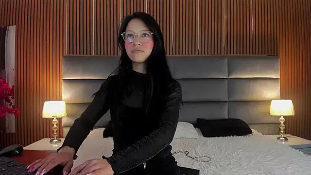 Sophie_Calloway from StripChat is Freechat
