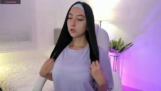 Explore our live girls sluts from our Custom and Multi clubs and checkout exclusive access to highly interactive content, such as shape, hair, titties, pussy type and many more.